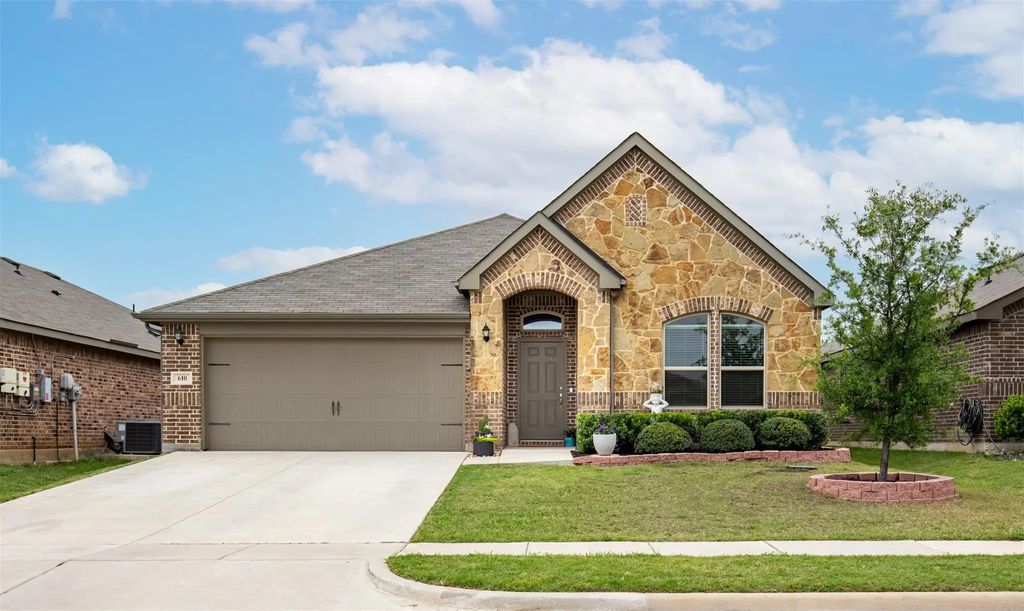 610 Autumn Avenue, Justin