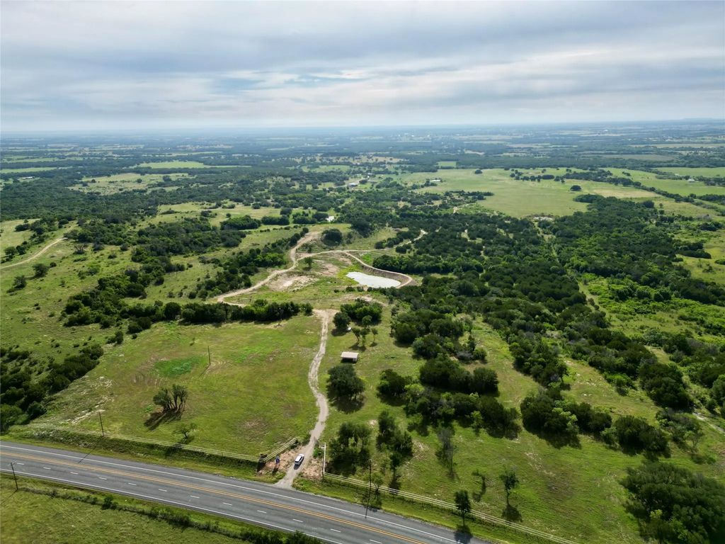 35828 N Us Highway 281, Lipan