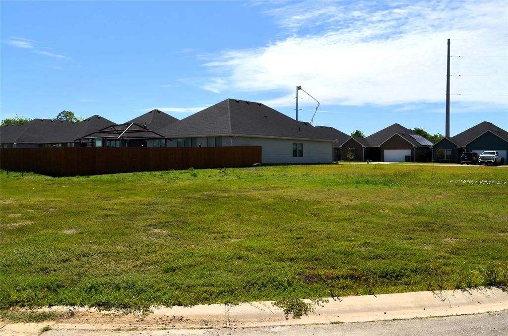 321 Preston Road, Mabank