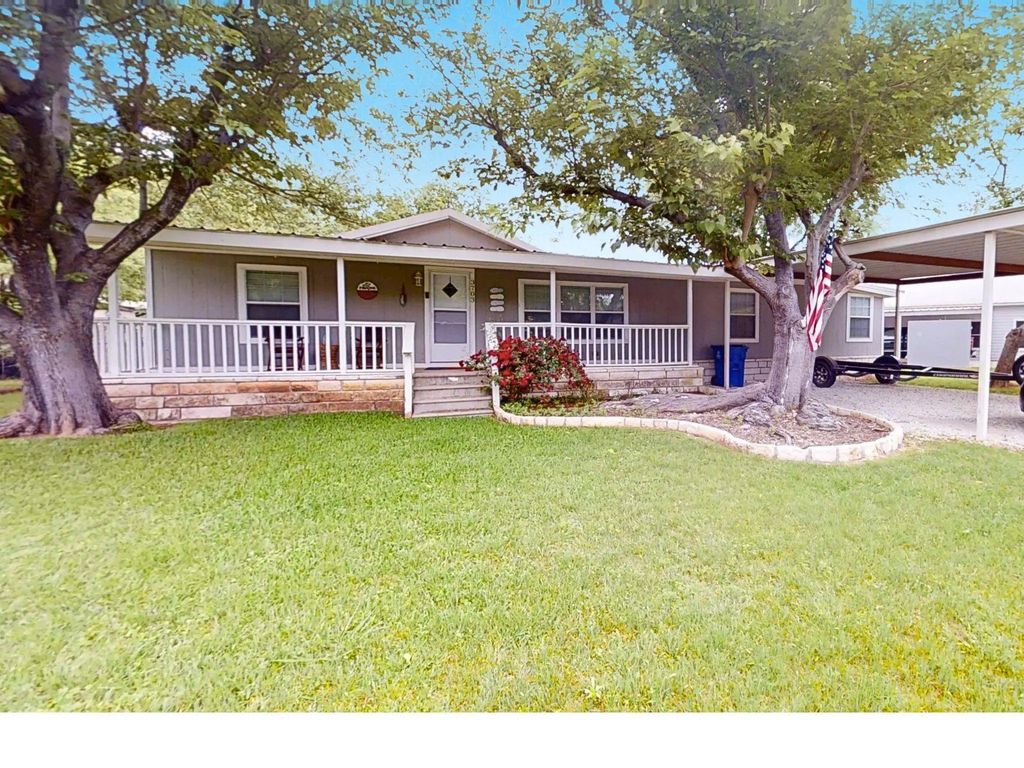 3703 Hartwood Drive, Granbury
