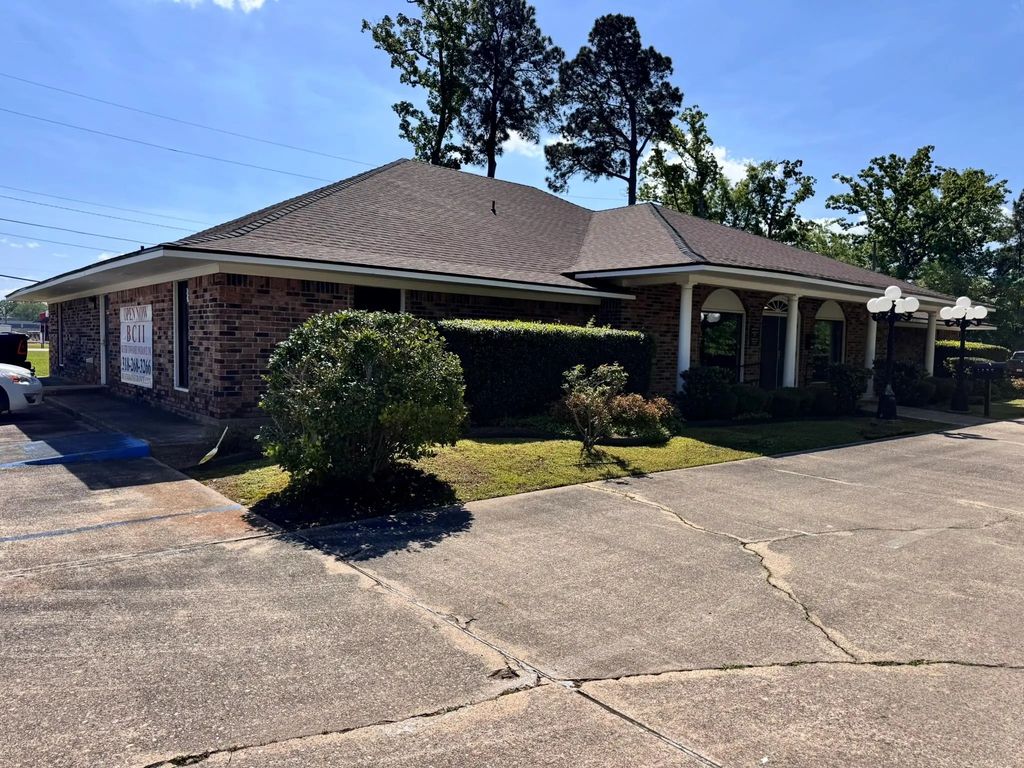 1400 Highway 80, Haughton