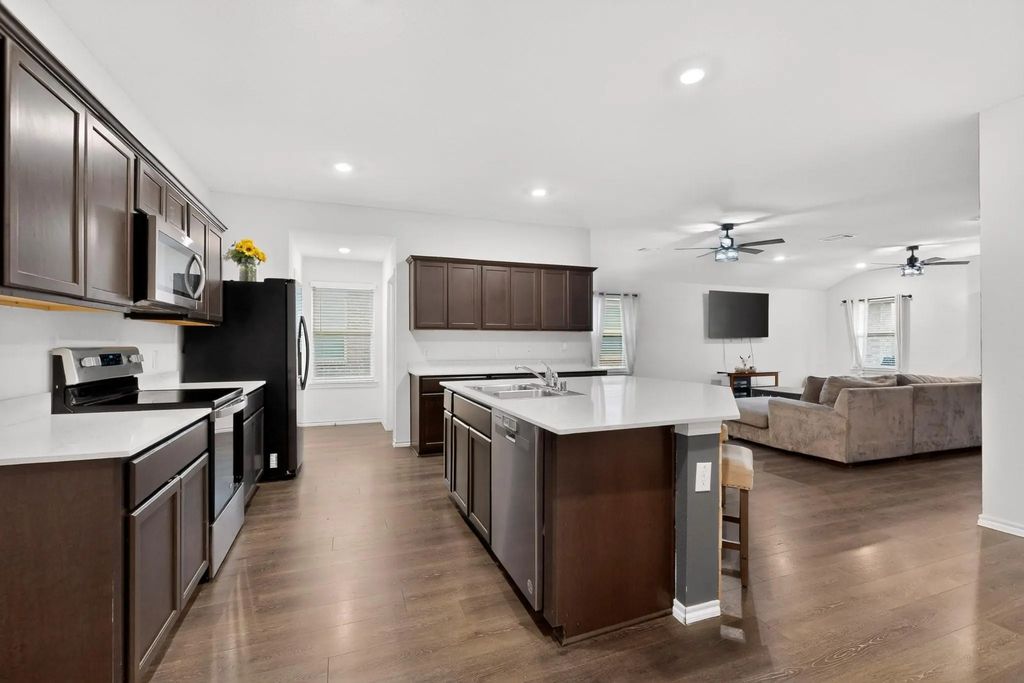 2945 Roper Street, Royse City