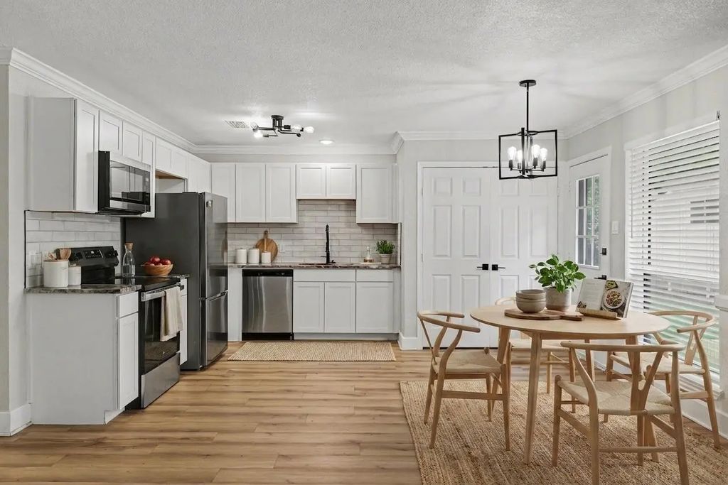 100 Pecan Circle, Trenton
