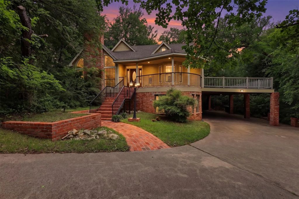 1945 Bluebird Avenue, Fort Worth