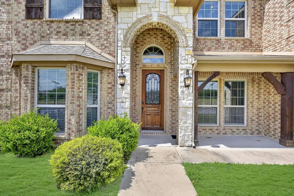 127 Lake Trail Drive, Red Oak