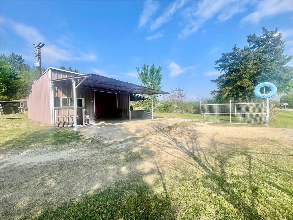7062 State Highway 64, Ben Wheeler
