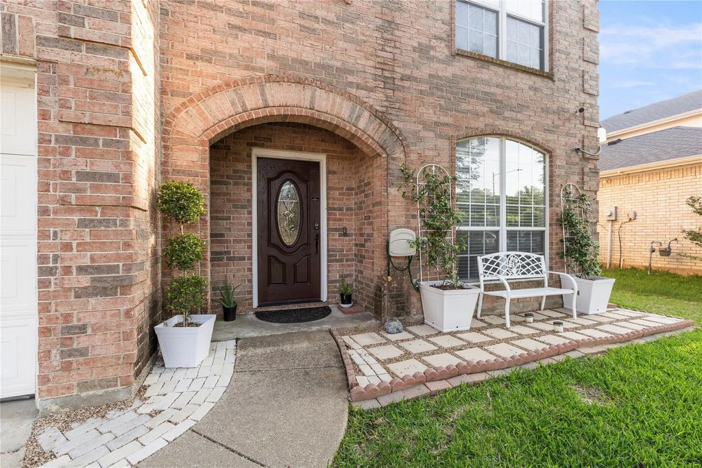 2312 Green Mere Drive, Arlington