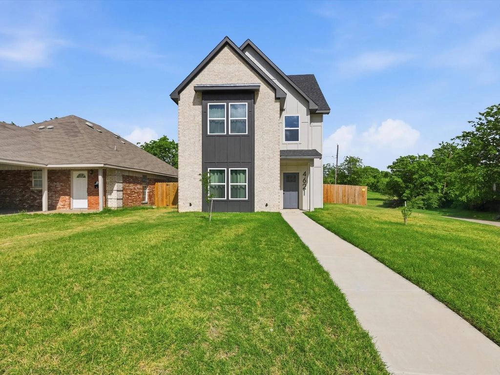 4621 Mccart Avenue, Fort Worth