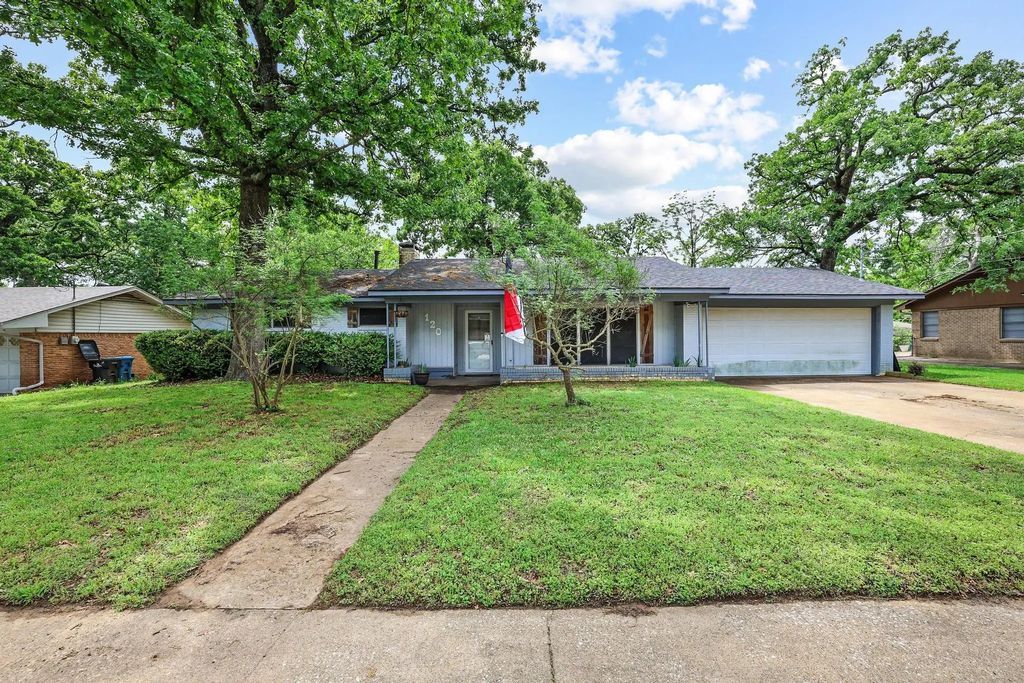 120 Mark Drive, Denison