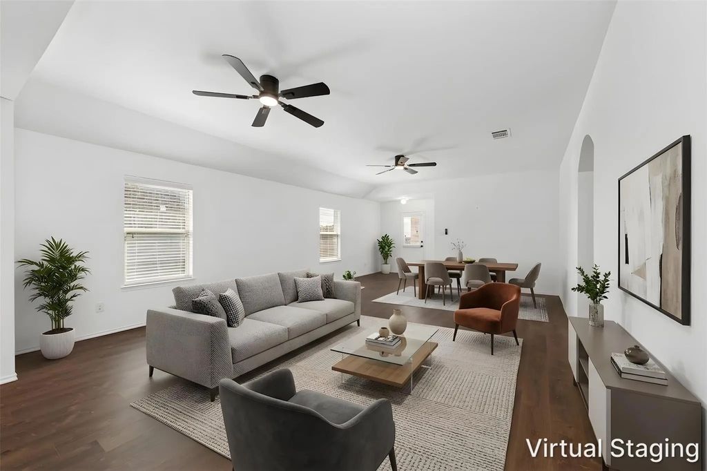 402 Andalusian Trail, Celina