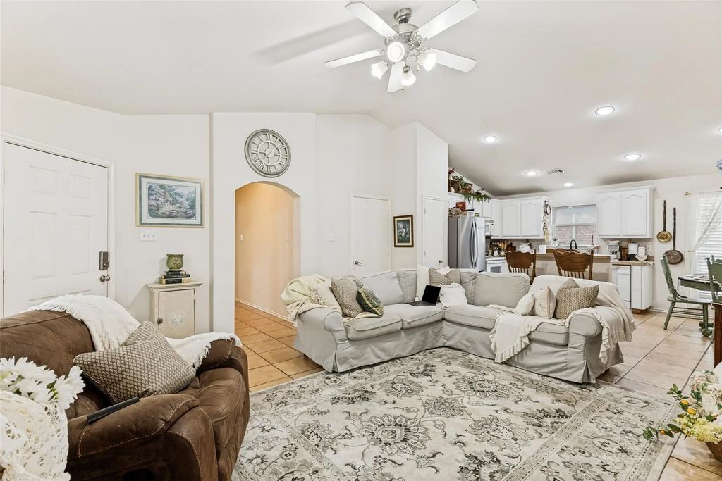 6432 Geneva Lane, Fort Worth
