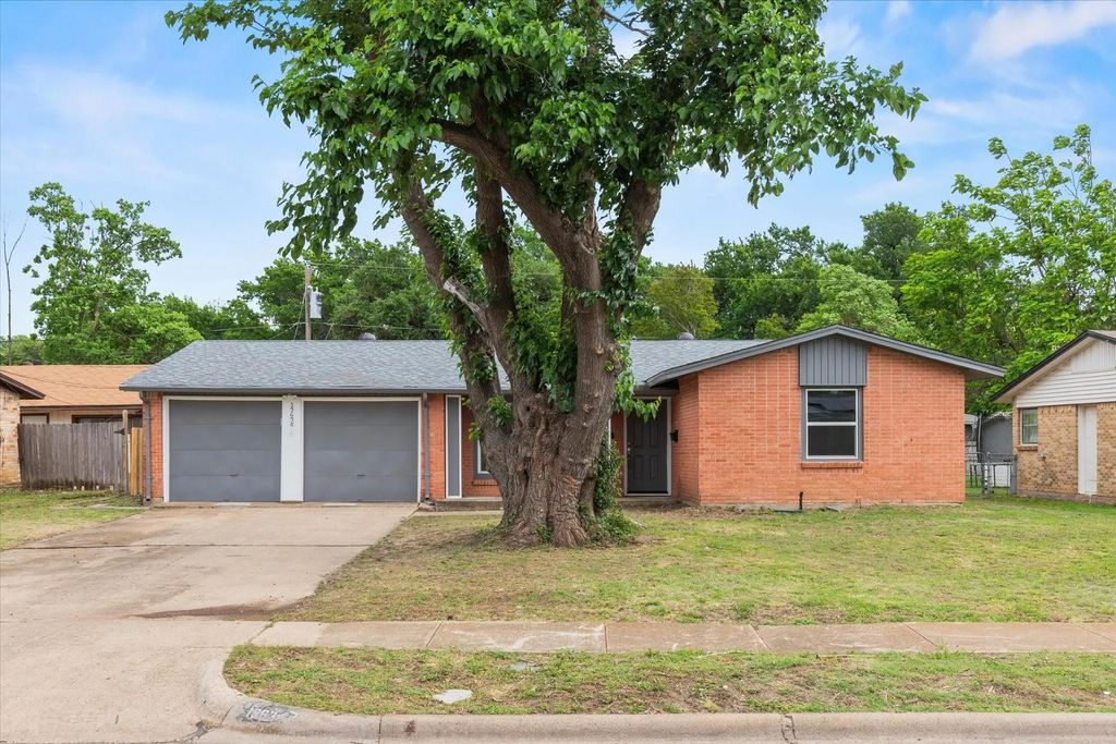 13634 Pyramid Drive, Farmers Branch