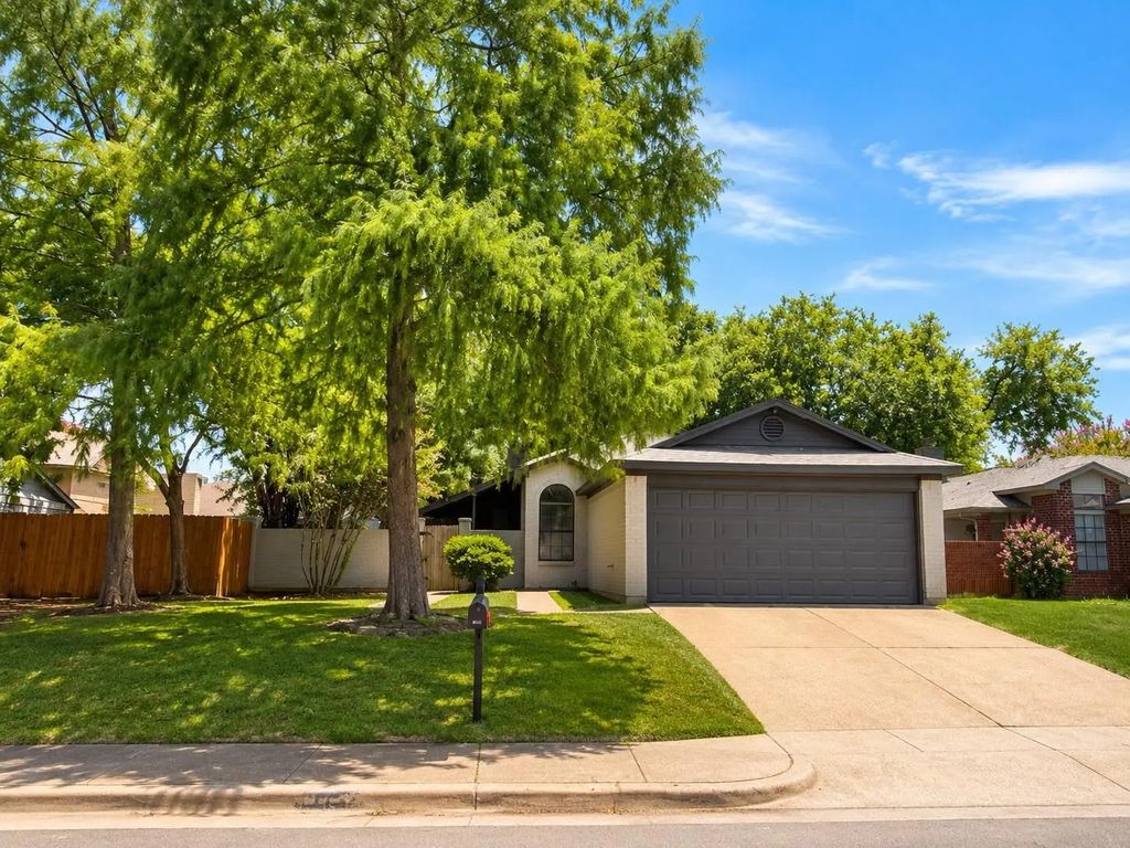 6816 Fire Hill Drive, Fort Worth