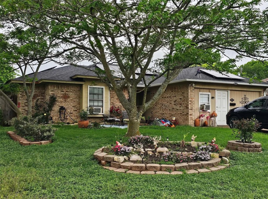1306 Clearfield Drive, Cleburne
