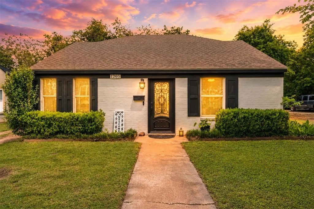1205 N 17th Street, Waco
