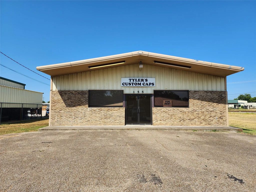 155 N 1st Street, Hewitt