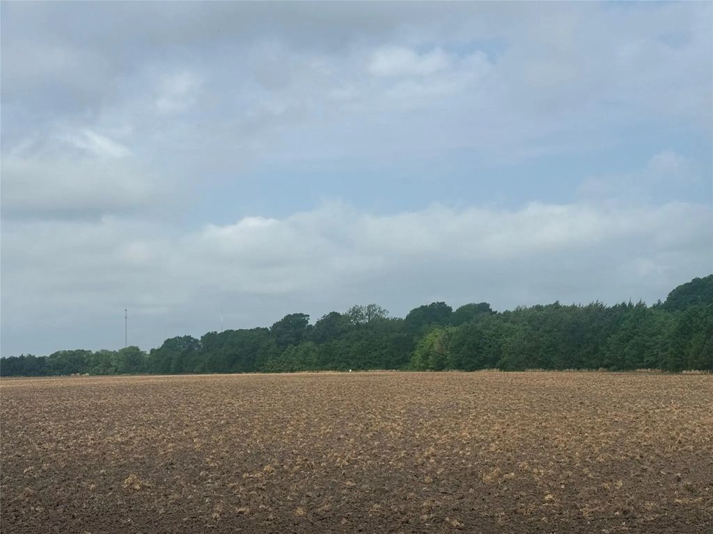 002 County Road 4205, Bonham