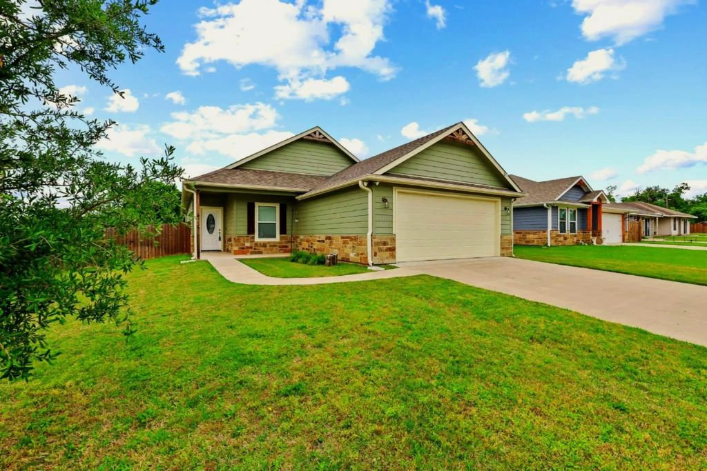 1512 Kennedy Street, Bonham