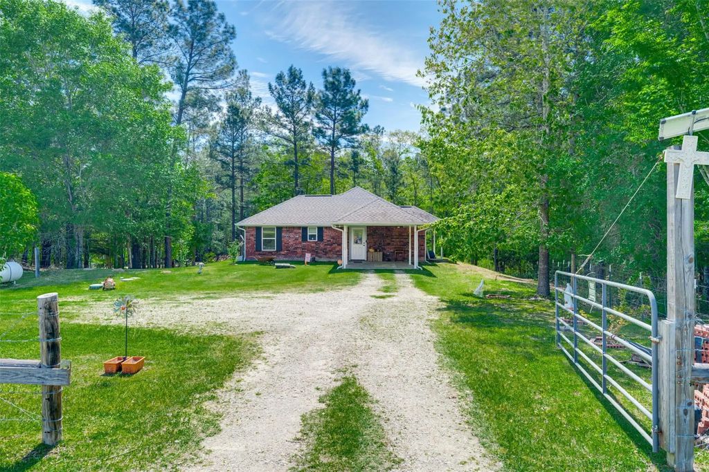 5755 An County Road 153, Palestine