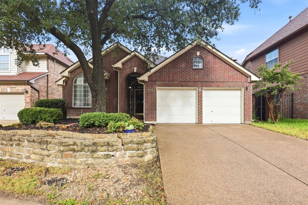 2638 Hidden Ridge Drive, Arlington