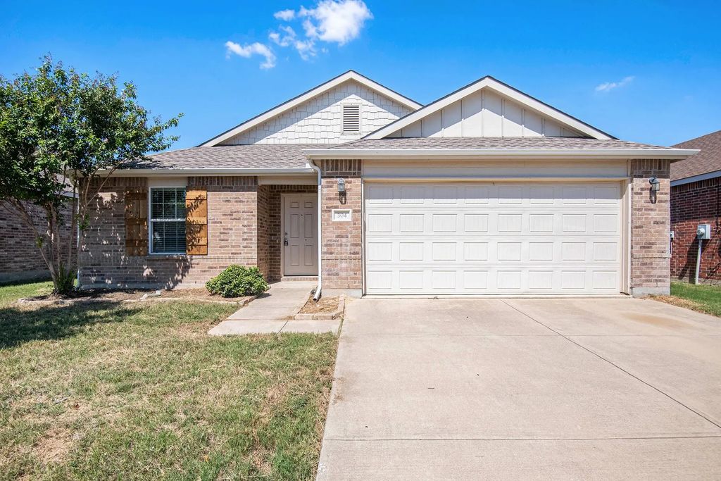 304 Chert Lane, Fort Worth