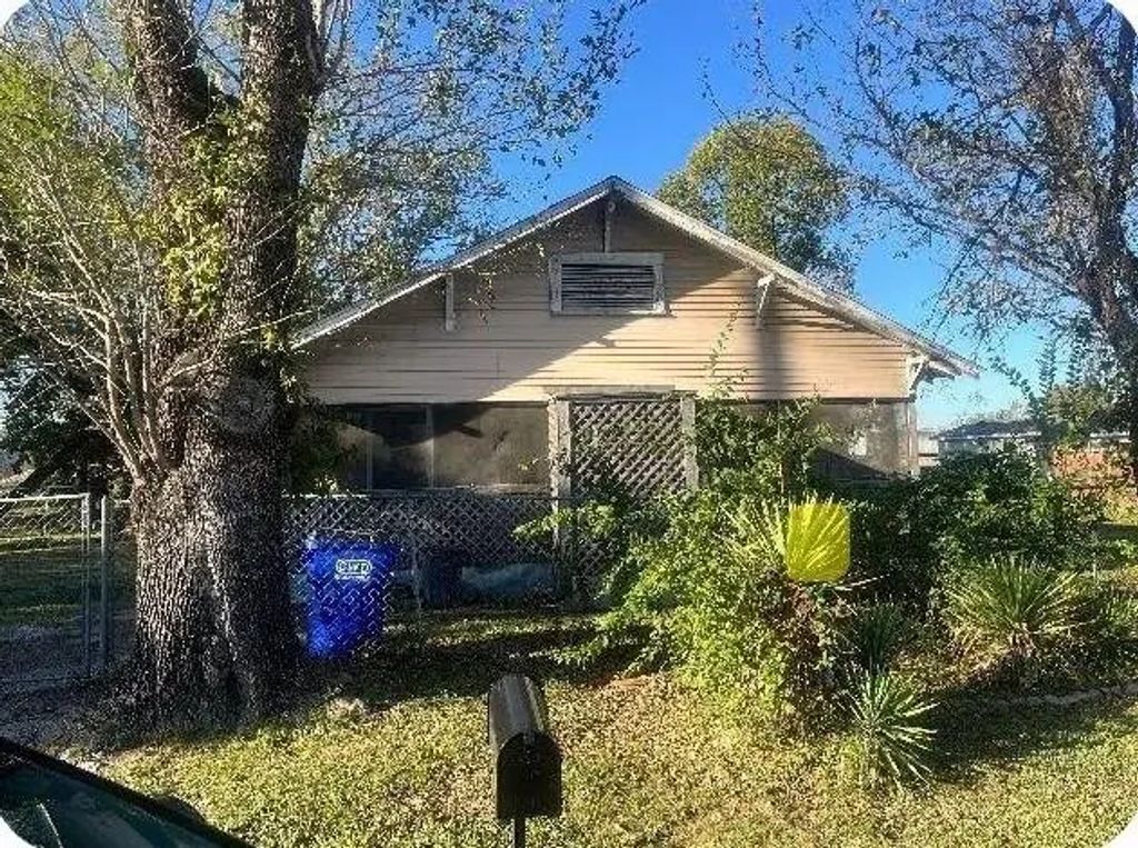 403 E Broad Street, Forney