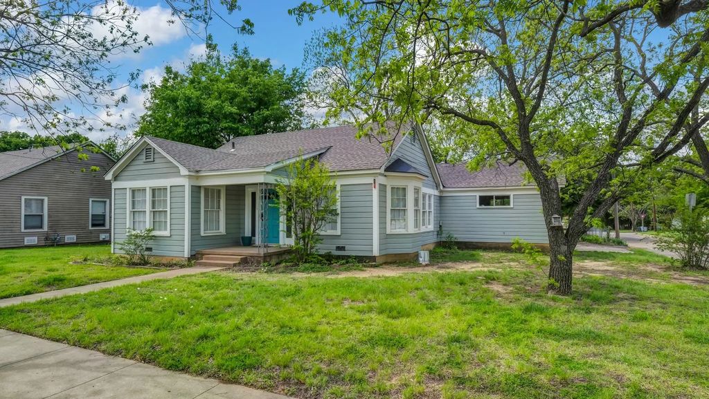 1715 N Oak Avenue, Mineral Wells