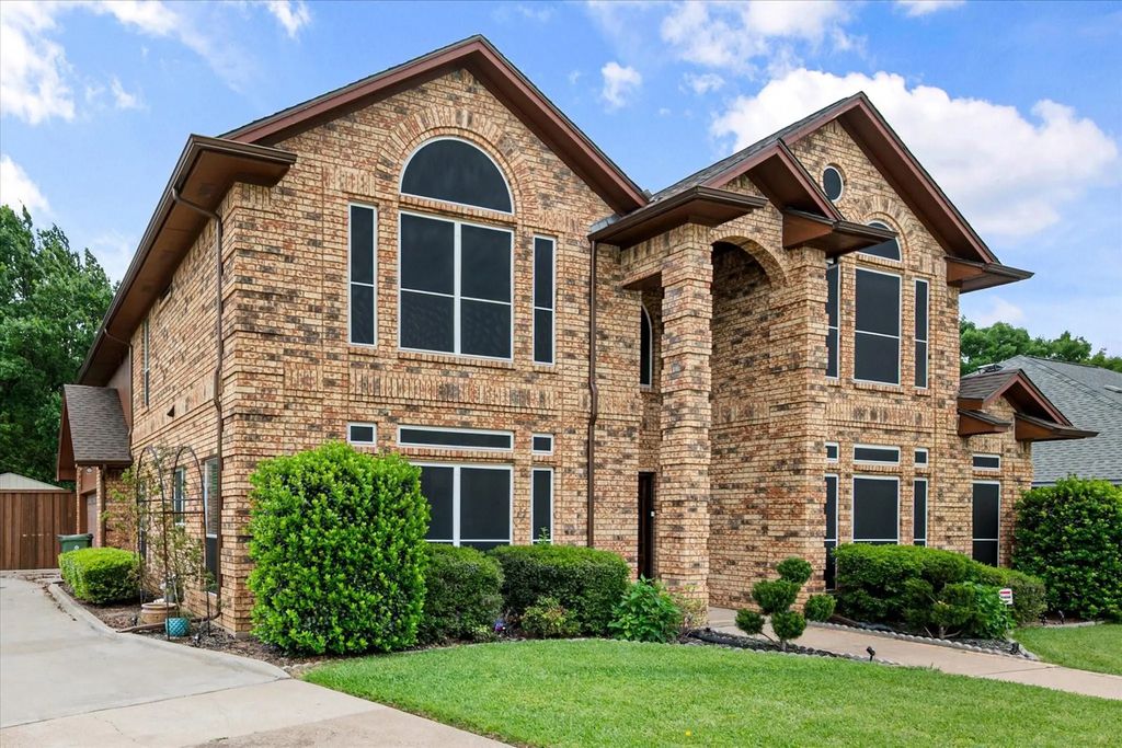 5401 Emerald Park Boulevard, Arlington
