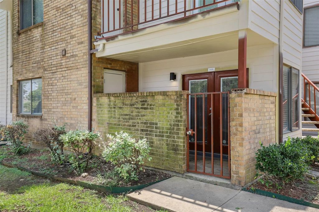 2312 Balsam Drive A105, Arlington
