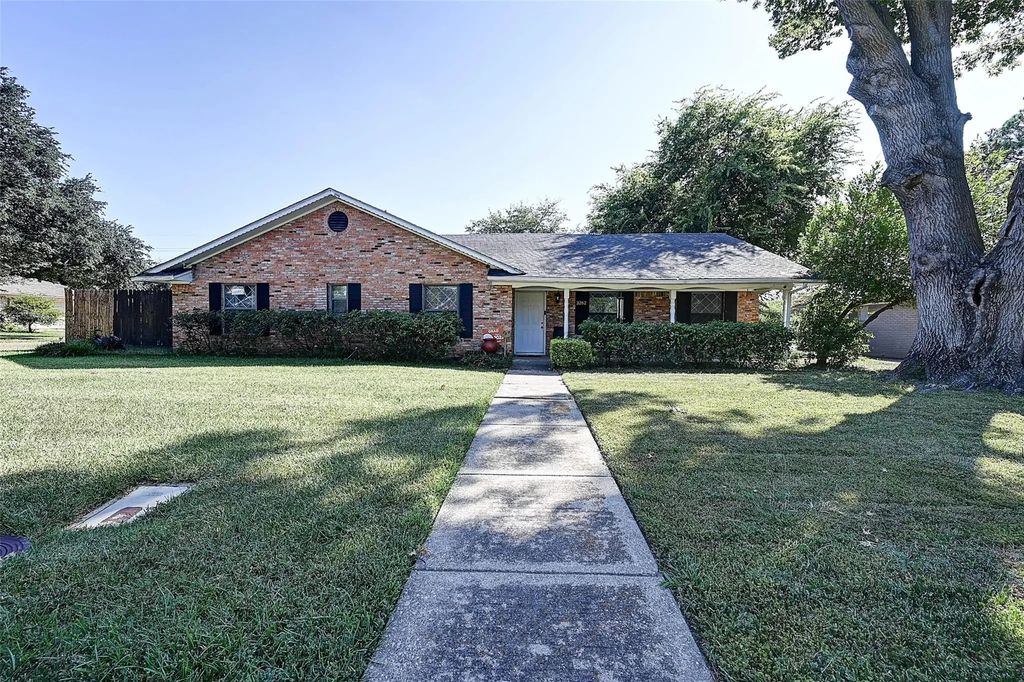 3262 Camelot Drive, Dallas