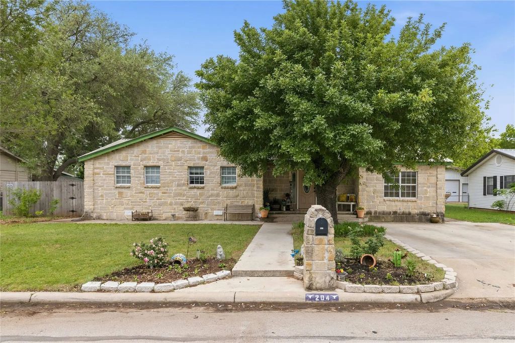 204 Sunnydale Drive, Early