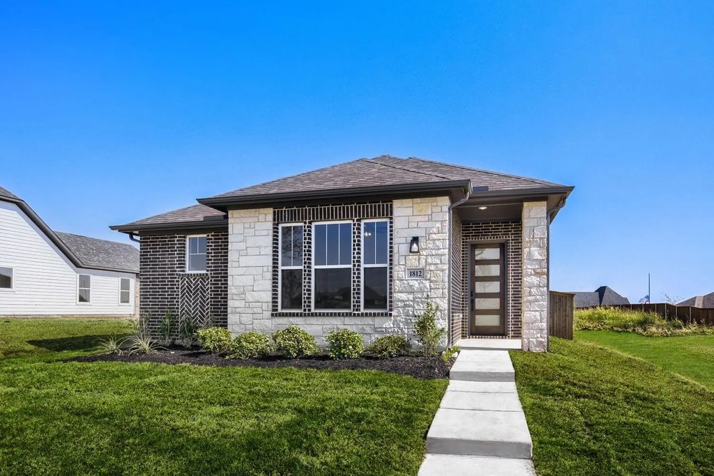 1812 Mann Road, Forney