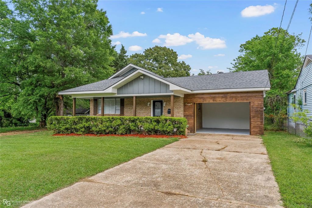 1930 Cross Lake Boulevard, Shreveport