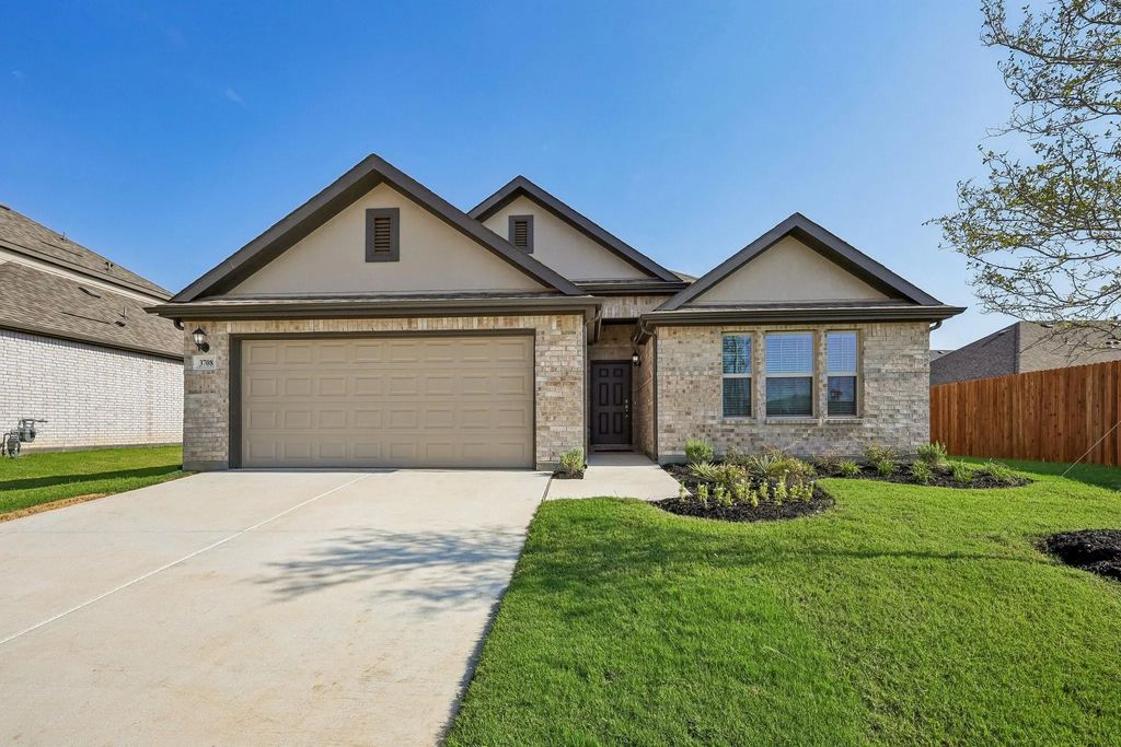 3708 Yarrow Drive, Denton