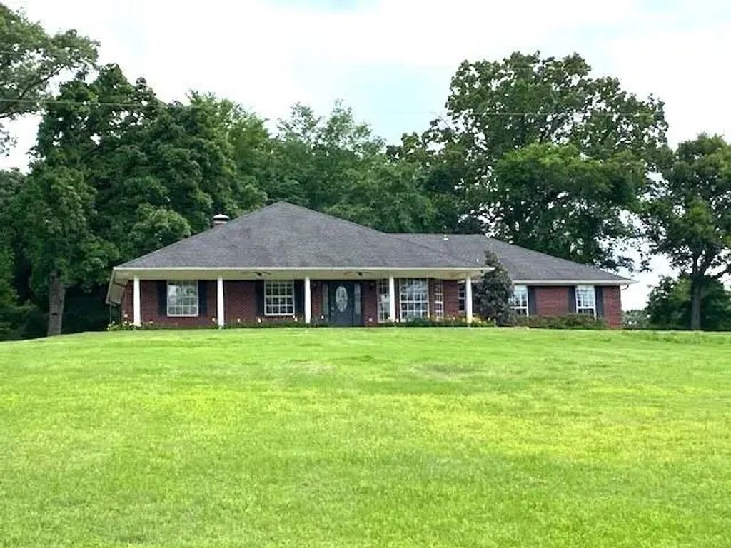 11466 St Hwy 31 E, Murchison