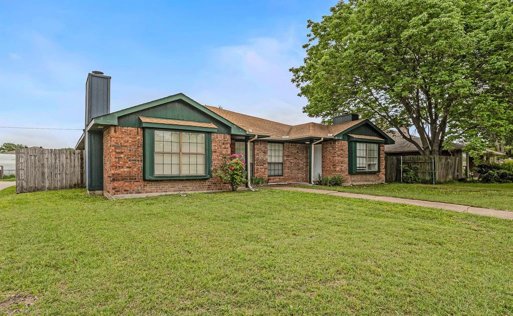 2614 Stanford Street, Rowlett