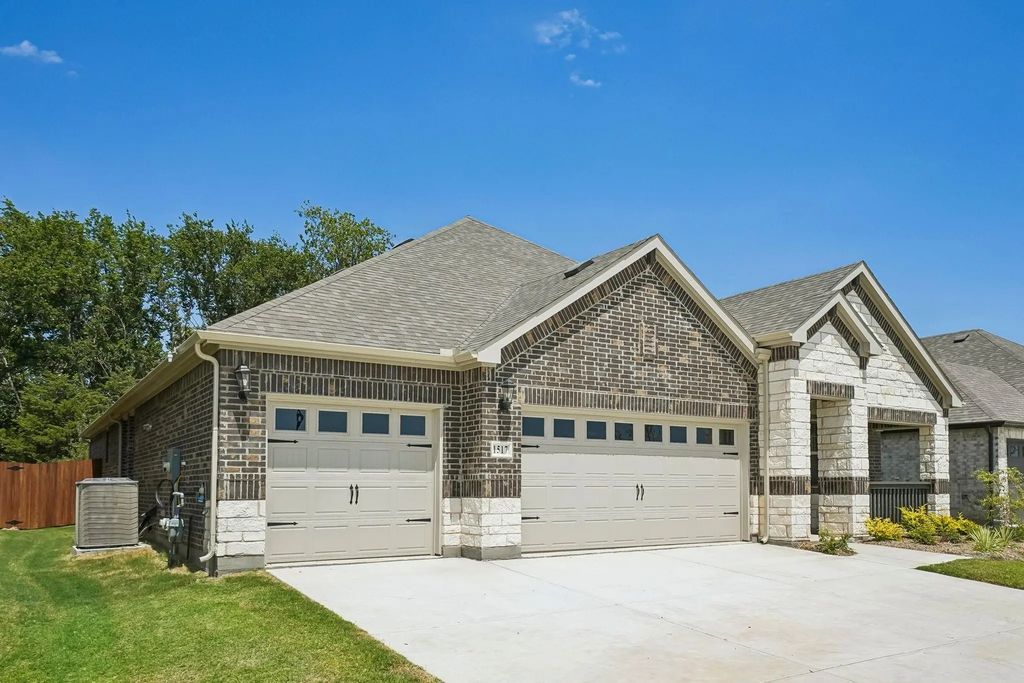 1517 Shenandoah Trail, Anna