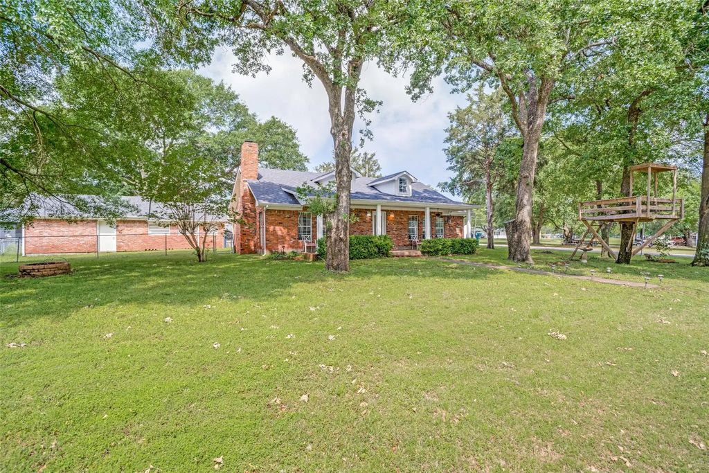 101 Veterans Lane, Gun Barrel City