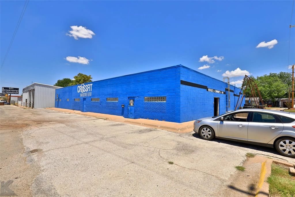 1701 N Treadaway Boulevard, Abilene