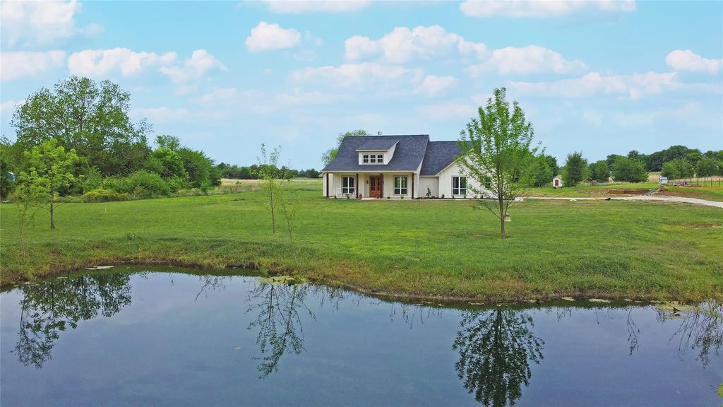 4656 County Road 1040, Celeste