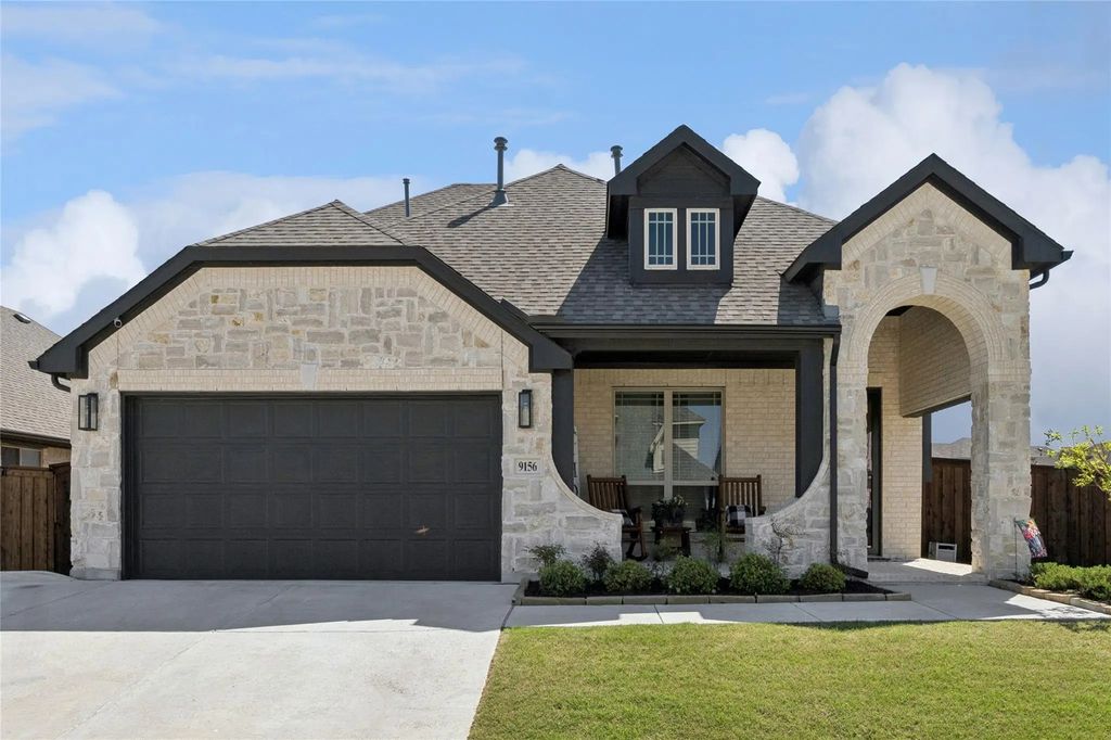 9156 Rock Nettle Drive, Fort Worth