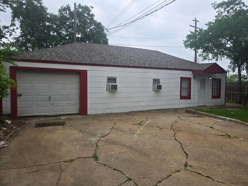 2604 Bomar Avenue 2610, Fort Worth