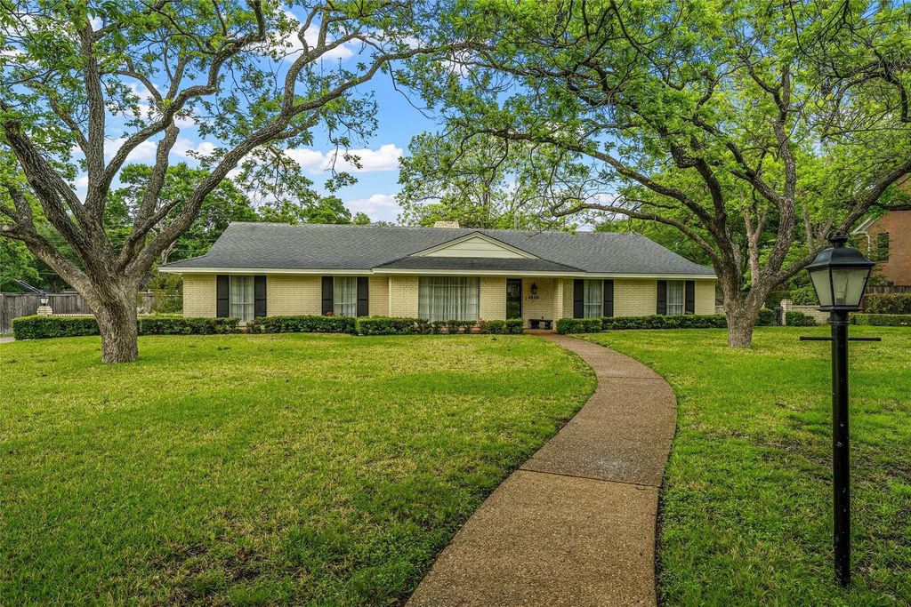 4809 Pecan Terrace, Waco