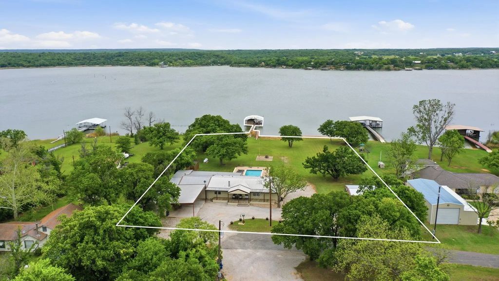 925 County Road 237, Eastland