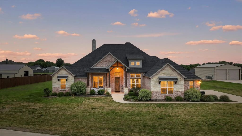 321 Rolling Meadows Drive, Waxahachie