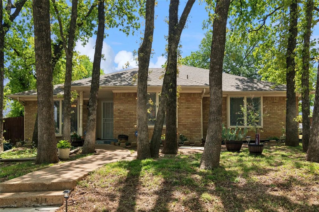 2024 Crooked Creek Lane, Arlington