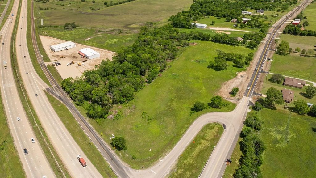 Tbd N Interstate 45, Ennis