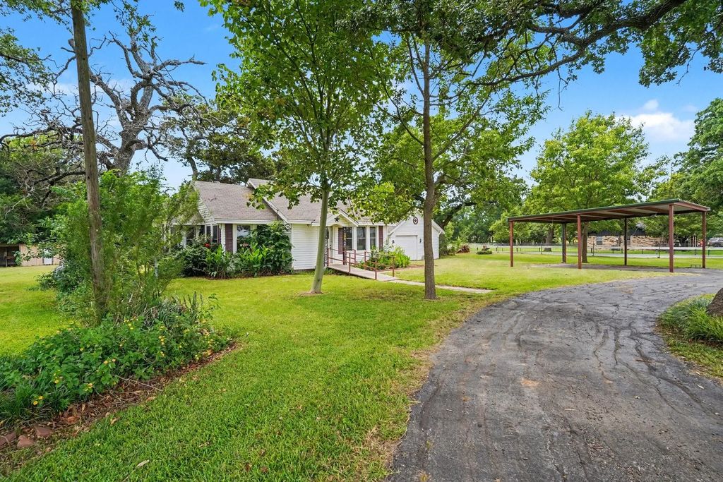 11015 State Highway 171, Covington