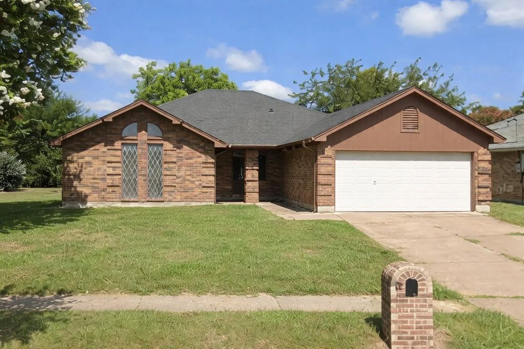 6206 Aires Drive, Arlington