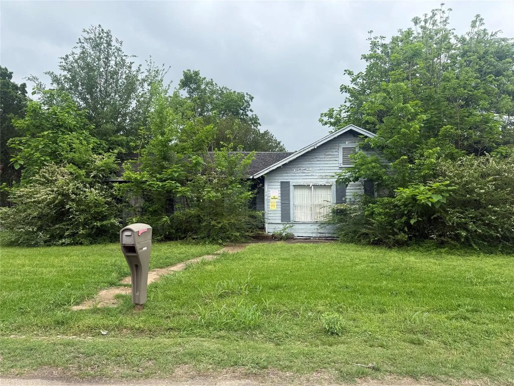 401 W Evans Avenue, Bonham
